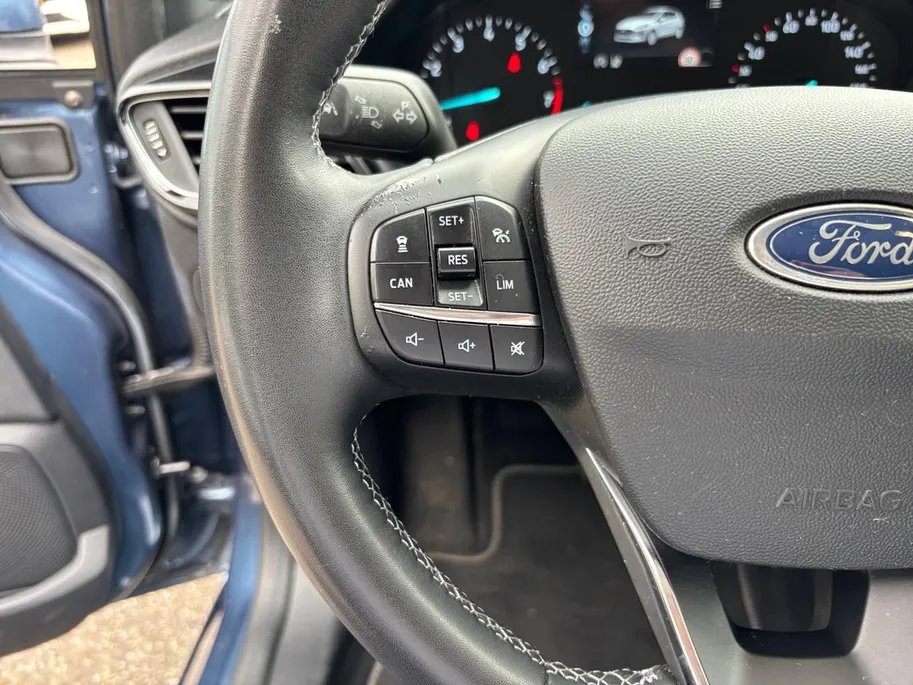 Ford Fiesta 1.0 EcoBoost Hybrid Titanium X Automaat | Adaptieve Cruise Control | Camera | Privacy Glass | Keyless Entry | Parkeersensoren | Navigatie |