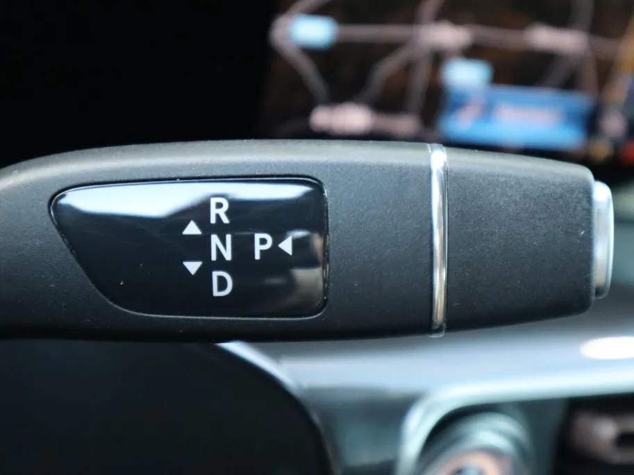 Mercedes-Benz EQC 400 4MATIC Business Solution AMG 80 kWh l Trekhaak l Keyless l Stoelverwarming