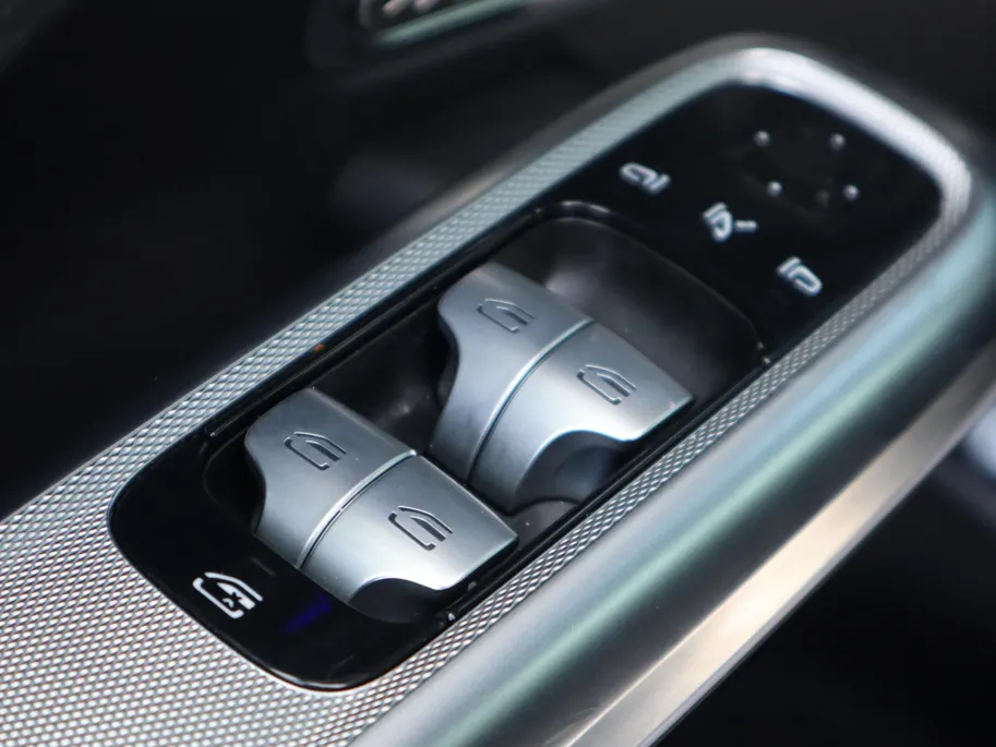 Mercedes-Benz E-Klasse 300 e 4MATIC Exclusive Line l Nightpakket l Memory l Digital light