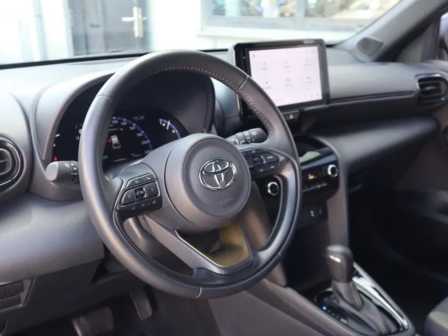Toyota Yaris Cross 1.5 Hybrid Explore | Stoelverwarming | Parkeersensoren
