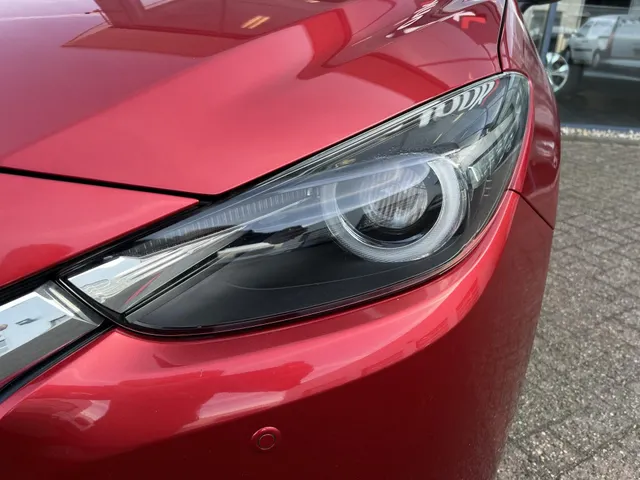 Mazda 3 2.0 SkyActiv-G 120 GT-M AUTOMAAT | TREKHAAK | 18' LM VELGEN | CAMERA | STOEL- en STUURVERWARMING | LEDER | Bose AUDIO | NED.AUTO | DEALER ONDERHOUDEN |