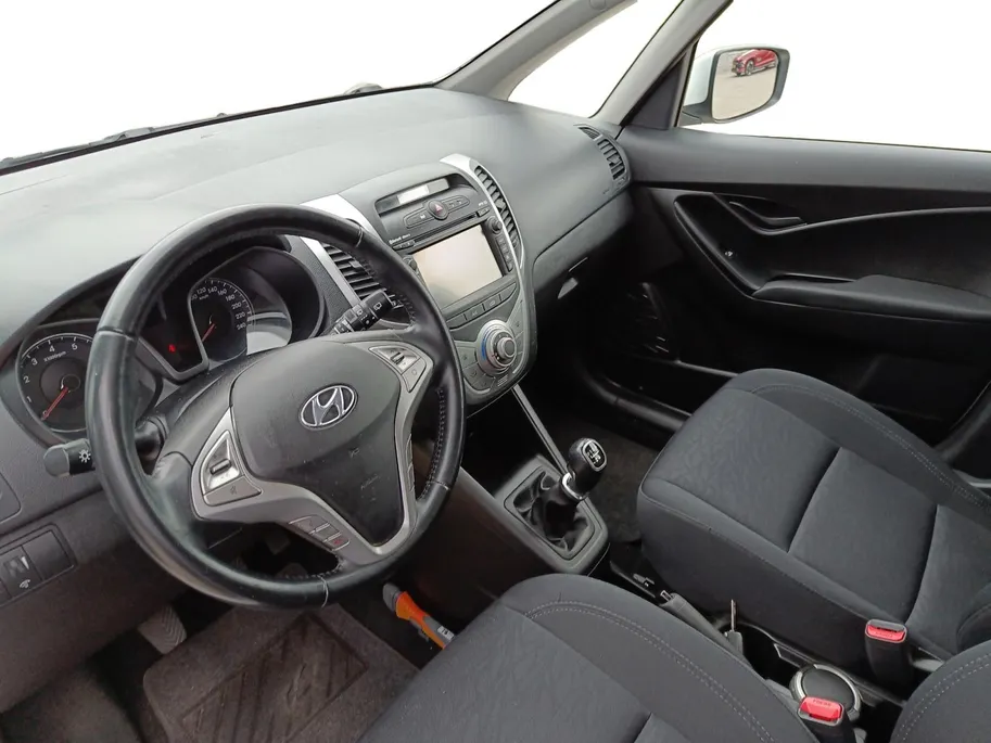 Hyundai ix20 1.4i Go! | Navigatie | Parkeercamera | Airco |