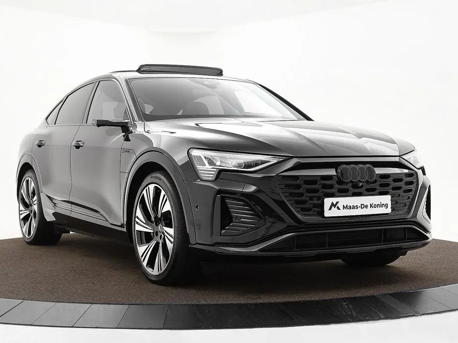 Audi Q8 Sportback e-tron 55 quattro S Edition 408pk / 115 kWh · SOH 93,6% · Panoramadak · 360 Camera · Luchtvering · Keyless · 360 Camera · Keyless · Matrix LED · 22'Velgen ·