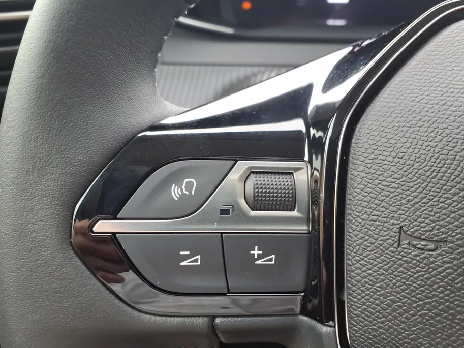 Peugeot e-208 EV Allure Avantage 51 kWh Automaat | Navigatie | Airco | 1 jaar Garantie