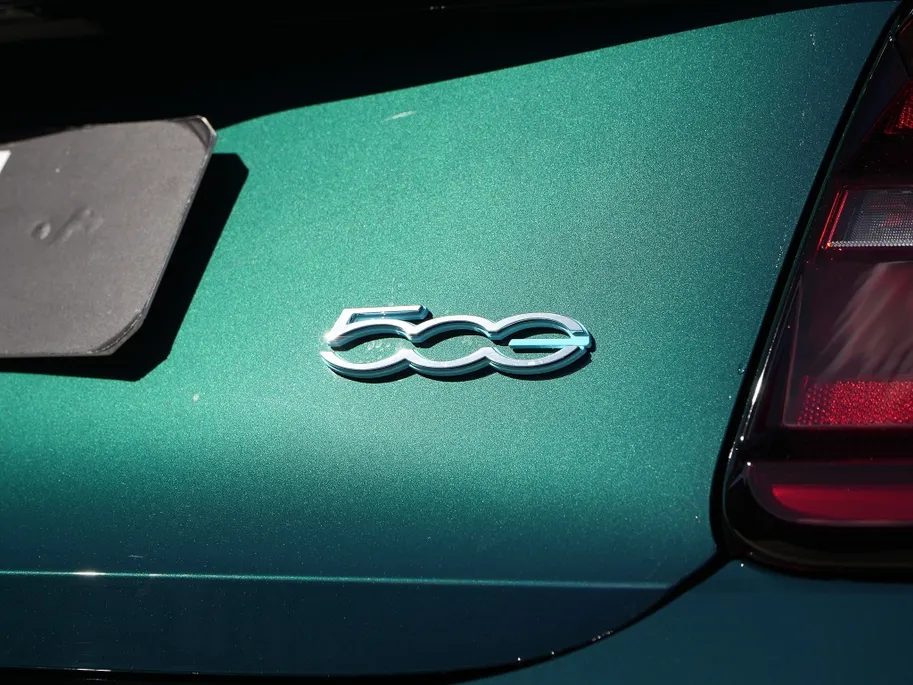 Fiat 500e Icon 42 kWh | Pano | Style | Camera | Comfort | Carplay | 17'