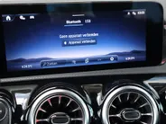 Mercedes-Benz A-Klasse 180 Star Edition Luxury Line l Trekhaak l Achteruitrij camera l Stoelverwarming l Ambiente lichtpakket