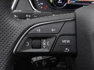 Audi Q5 50 TFSI e quattro S edition · Trekhaak · Adaptive Cruise Control · Apple/Android Car Play · Dodehoeksensoren · Stoelverwarming ·  Drive select · 360°Camera + Parkeersensoren ·