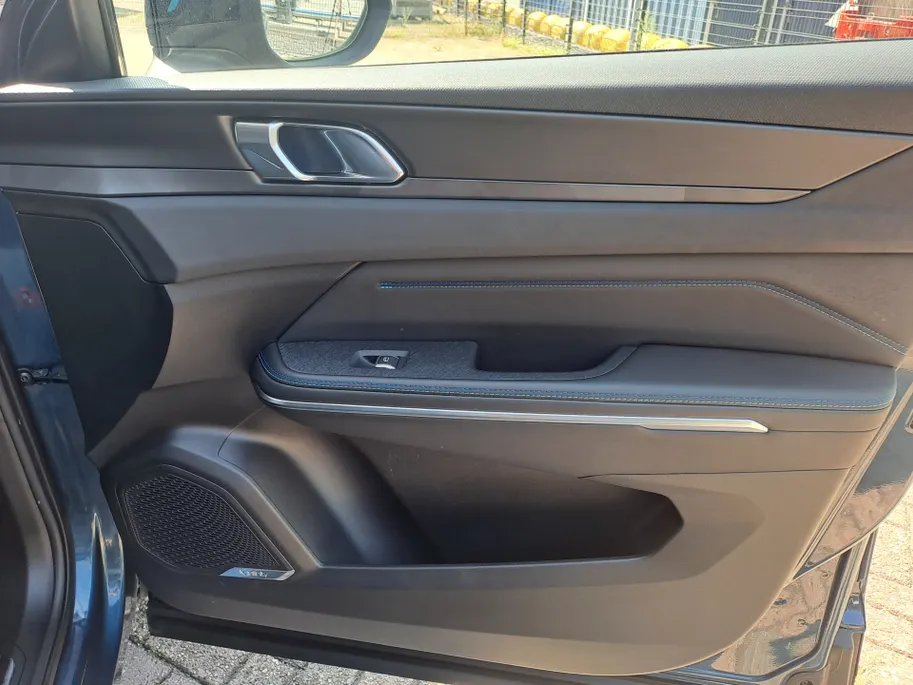 Lynk & Co 01 | PHEV 1.5 AUTOMAAT SOH 92,4% | Trekhaak | 360 Camera | Adaptieve Cruise | Navigatie | Stoelverwarming | Dode hoek | Apple Carplay/Android Auto | Climate | Schuif/kanteldak
