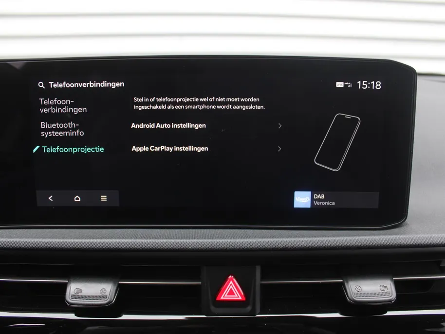 Kia EV6 Air 84 kWh | Stuur-/stoelverwarming | Camera | Cruise adapt. | Telefoonlader | Clima | Navi | 19' LM | LED | Apple Carplay/Android Auto |