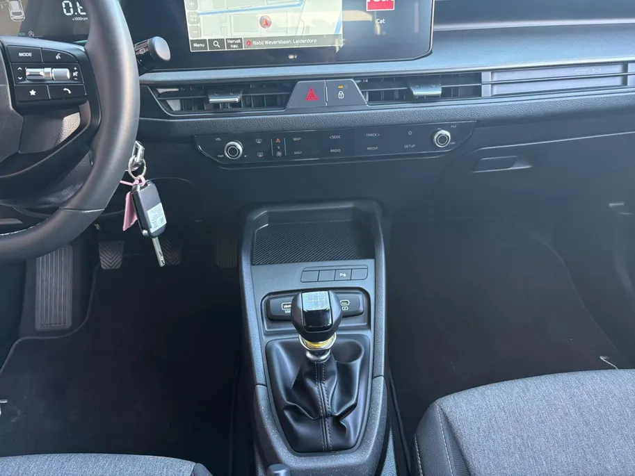 Kia Stonic 1.0 T-GDi MHEV DynamicLine | Navigatie | Camera | Climate control | Adaptieve Cruise control | Apple Carplay / Android Auto | Parkeersensoren achter | Lichtmetalen Velgen |