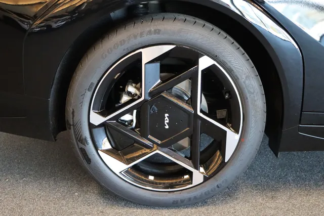 Kia EV4 GT PlusLine 81,4 kWh Fastback