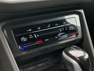Volkswagen Tiguan 1.4TSIeHybrid 180kW/245PK R-Line Black Style · Panoramadak · Trekhaak · 360°Camera + Parkeersensoren ·