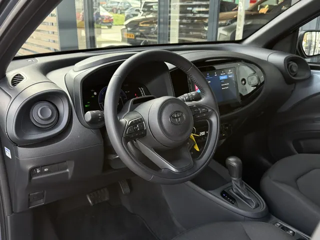 Toyota Aygo X Hybrid 115 play
