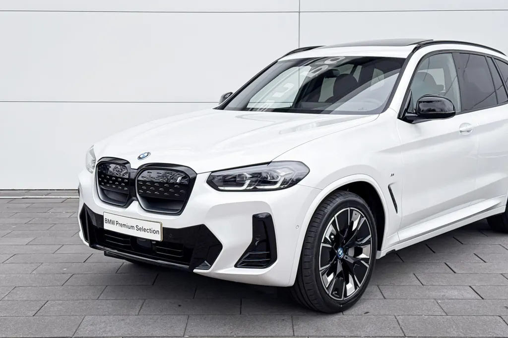 BMW iX3 Executive 80 kWh