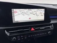 Kia Niro EV DynamicLine 64.8 kWh |*1E EIGENAAR | TREKHAAK | *LAGE KM- STAND | VOLLEDIG DEALER ONDERH. | APPLE CARPLAY/ ANDROID AUTO | CAMERA | NAVI | ADAPT. CRUISE | NETTE AUTO |