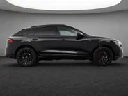 Audi Q8 55 TFSI e quattro Pro Line S 394 PK · B&O Premium 3D · Vierwielbesturing · Assist parking plus, remote · Trekhaak elek. wegklapbaar · MEGA Sale