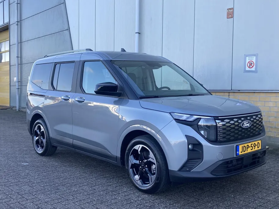 Ford Tourneo Courier Titanium 100% Elektrisch 43kWh 136 pk Apple Carplay/Android Auto - Winterpack - trekhaak