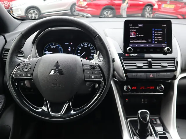 Mitsubishi Eclipse Cross 2.4 PHEV Executive Trekhaak | All Seasons | Adaptive Cruise