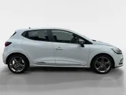 Renault Clio 90PK TCe GT-line | Lichtmetalen Velgen | Panoramadak | Parkeersensoren | Climate Control | Sportstoelen | Cruise Control | Full LED | Navi | Bluetooth | Armsteun | Keyless Entry |