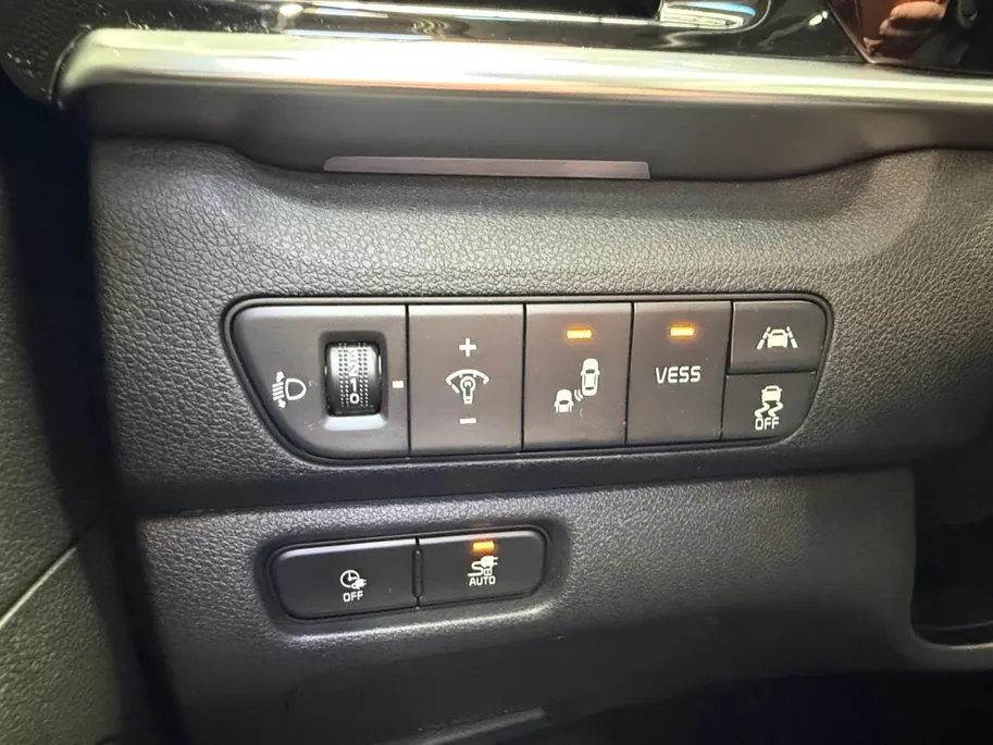 Kia e-Niro ExecutiveLine 64 kWh Full options | Stoelverwarming + verkoeling | Navigatie / Carplay | Dodehoekdetectie | Memory seat