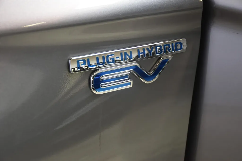 Mitsubishi Outlander 2.4 DOHC MIVEC PHEV 240pk 4WD Aut Intense Trekhaak