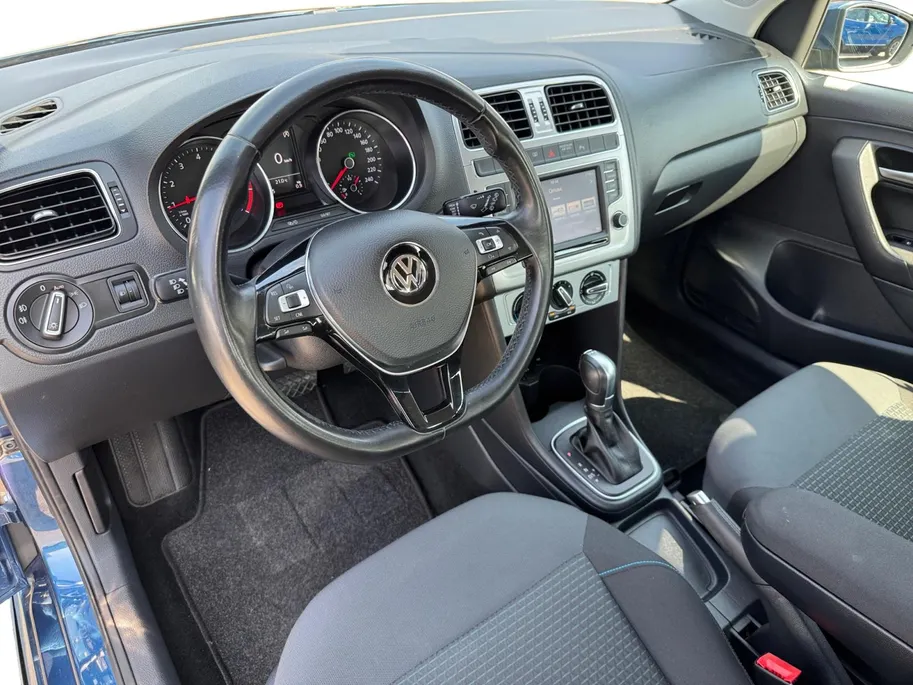 Volkswagen Polo 1.0 Bluemotion Edition | NL auto | Automaat | Parkeersensoren voor en achter | 15' lichtmetalen velgen | Cruise control | Airco | Elektrische ramen voor en achter | Bluetooth | Bovag garantie |