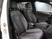 Volkswagen Tiguan Allspace 1.5 TSI DSG-7 R-Line Business 7p. 7-persoons / Stoel + Stuurverwarming / Camera / Elektr. klep /