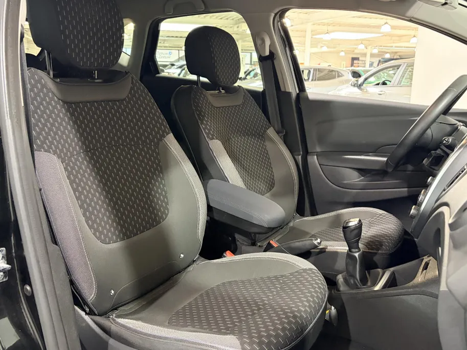 Renault Captur 90PK TCe Intens | Trekhaak | Navi | Climate Control | Bluetooth | Camera | Parkeersensoren | Cruise Control | Armsteun | Licht & Regen Sensor | Blind Spot |