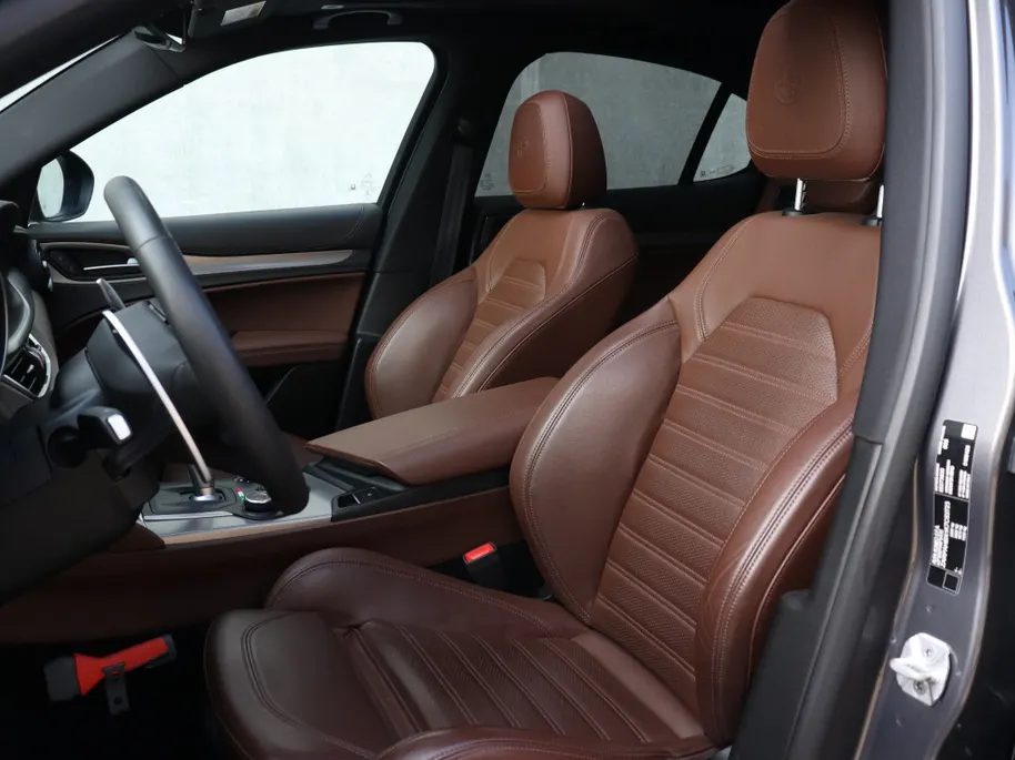 Alfa Romeo Stelvio 2.0 Turbo 280 PK AWD B-Tech | Veloce | Pano | Driver | 20'