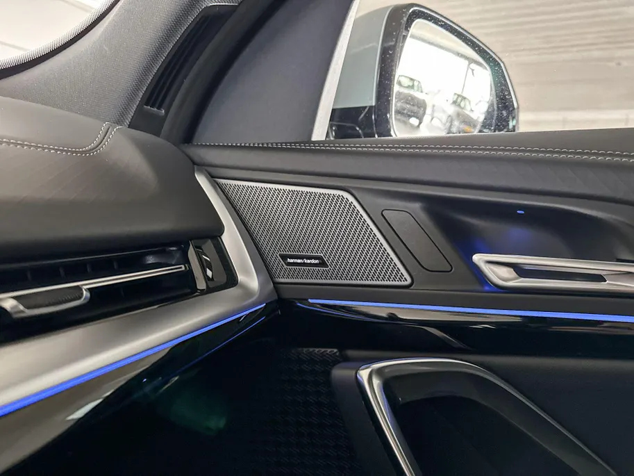 BMW iX2 eDrive20 67 kWh M Sport Edition