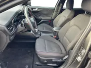 Ford Focus Wagon 1.0 EcoBoost ST Line Business | Stoelverwarming | Voorruit verwarming | Navi | Camera