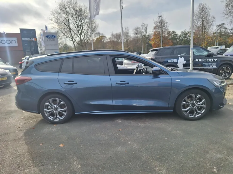 Ford Focus Wagon 1.0 EcoBoost Hybrid ST Line WINTERPAKKET / NAVIGATIE GROOTSCHERM.