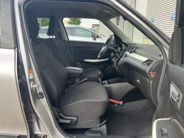 Suzuki Swift 1.2 Select Smart Hybrid | Armsteun | Apple Carplay & Android Auto | 16' LM Velgen | Airco | Dealer onderhouden
