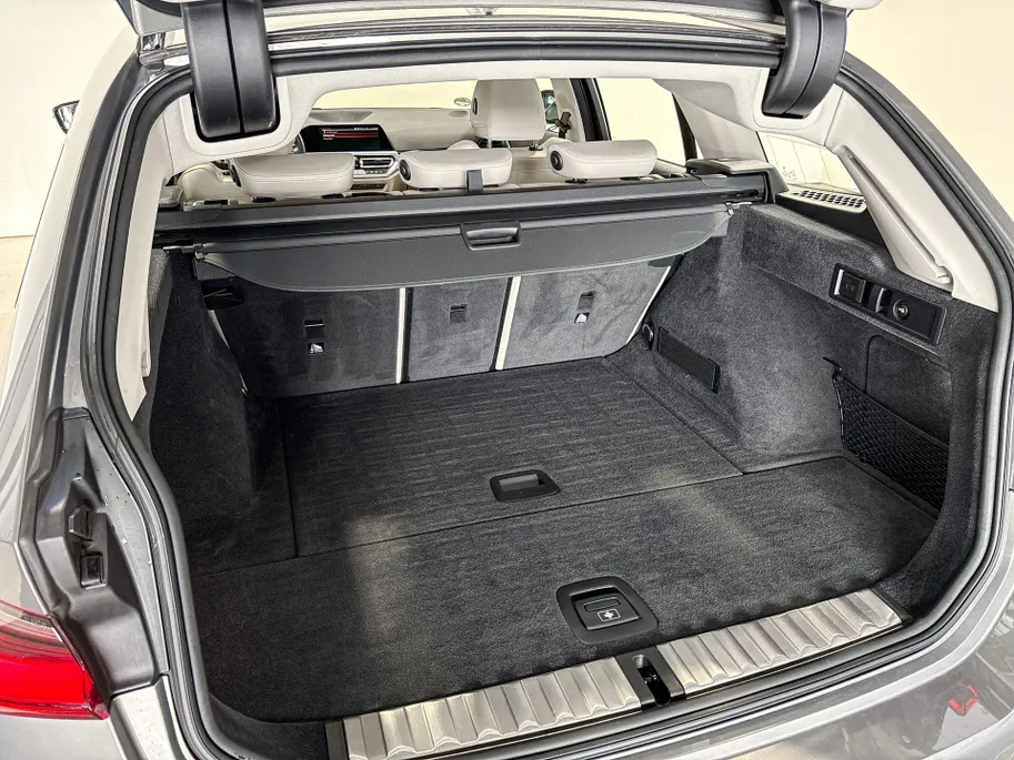 BMW 3 Serie Touring 330i Business Edition Plus High Executive