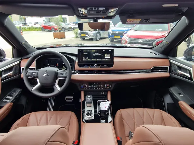Mitsubishi Outlander 2.4 PHEV Instyle+