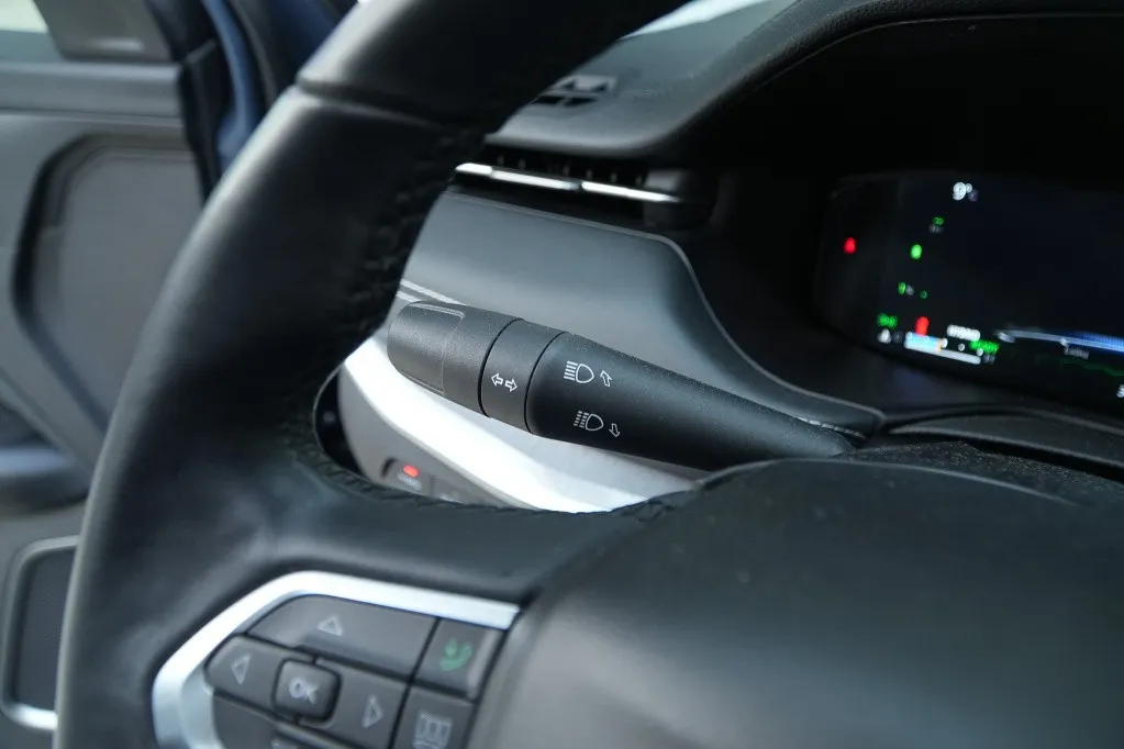 Jeep Compass 4xe 240 PK Hybrid S | Leder | Pano | Safety | Winter | 19'