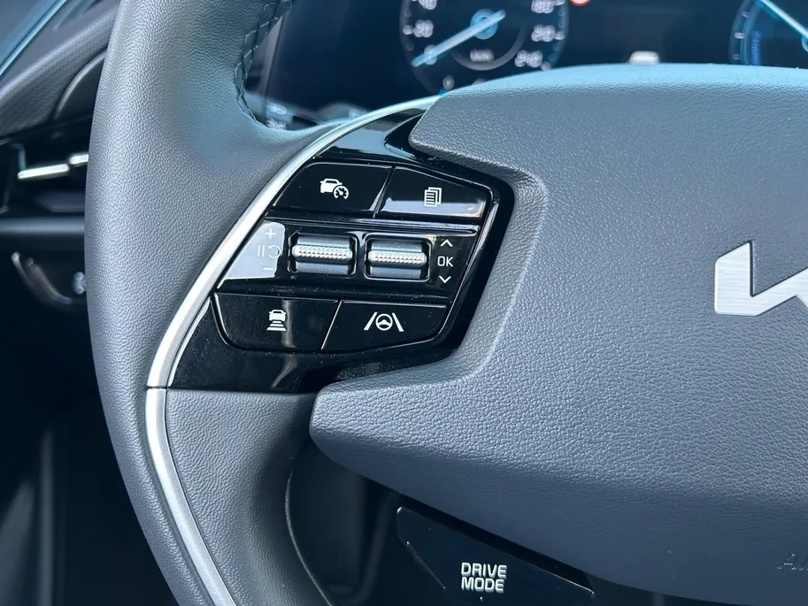 Kia Niro 1.6 GDi Hybrid DynamicPlusLine | Apple Carplay / Android Auto | Navigatiesysteem | Stoel + Stoelverwarming | Licht + Regensensor | Elektrisch bedienbaar Schuif / Kanteldak | Elektrisch Bedienbare Achterklep | Cruise Control Adaptief | Rijstrooksensor + Co