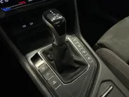 Volkswagen Tiguan 1.4 TSI 245pk DSG eHybrid Life Business · Panoramadak · 360 Camera · Inklap. Trekhaak · Head-Up Display · Dodehoeksensor · Parkeer Assistent ·