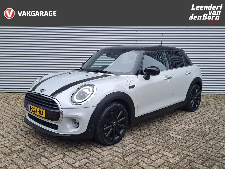 MINI Cooper Mini 1.5 Business Edition | Navigatie | Harman Kardon | Climate | Sensoren | Cruise