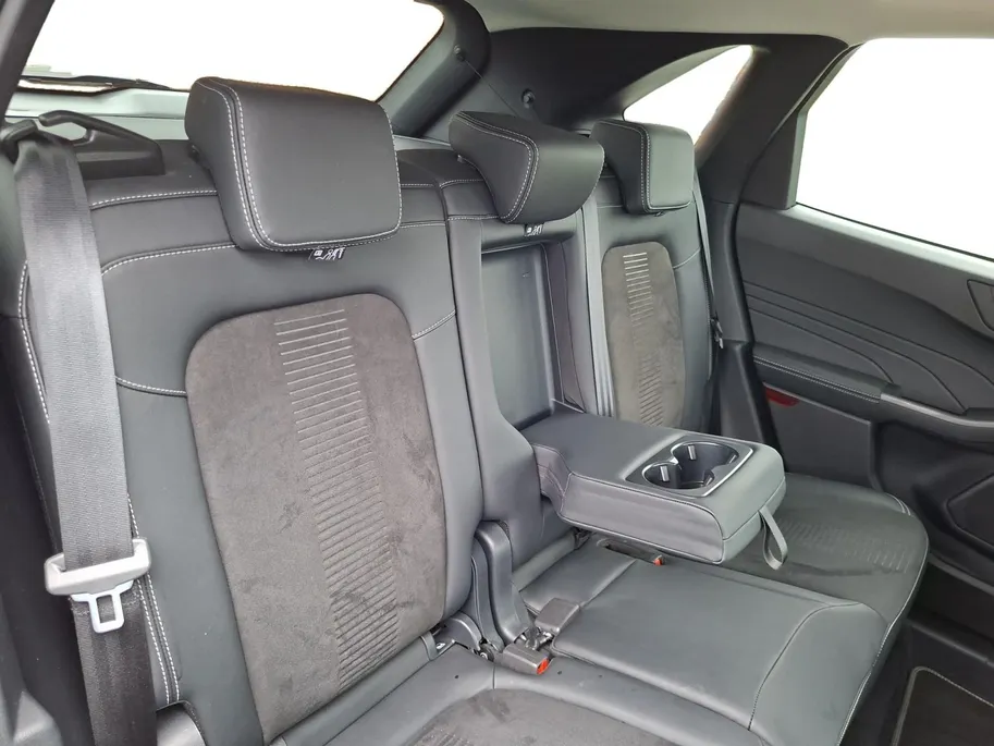 Ford Kuga 2.5 PHEV Active X | Technologypack | 360Camera | Adaptive Cruisecontrol | Dodehoekdetectie | El. Achterklep | B&O Audio | Head-up Display | Matrix Ledkoplampen | Dealer onderhouden! |