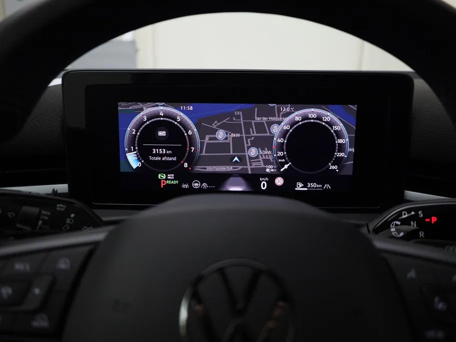 Volkswagen T-Roc 1.5eTsi/150PK R Line First Edition Black Style DSG · Navigatie · 360°Camera + Parkeersensoren · Stoel- & stuurverwarming · Garantie t/m 28-11-2027 · EXTRA INRUILKORTING