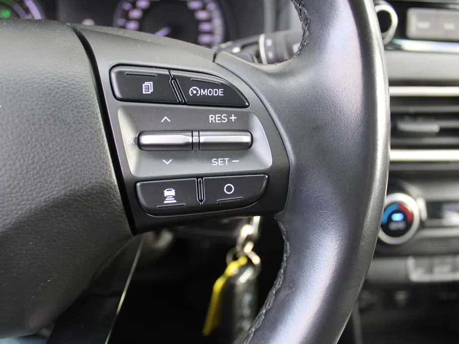 Hyundai Kona 1.6 GDI HEV Comfort | Trekhaak | Camera | 16' LM | Cruise adapt. | Navi | Apple Carplay/Android Auto | Clima | All seasons |