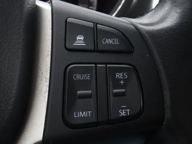 Suzuki Vitara 1.4 BoosterJet Hybrid Style Trekhaak | Adaptive Cruise | Two tone