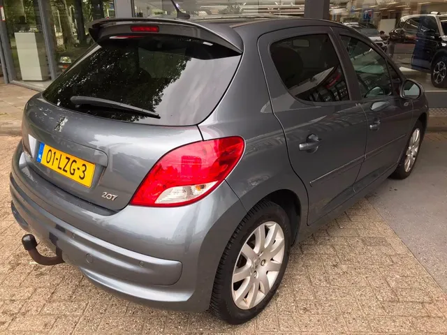 Peugeot 207 1.6 VTi Sportium