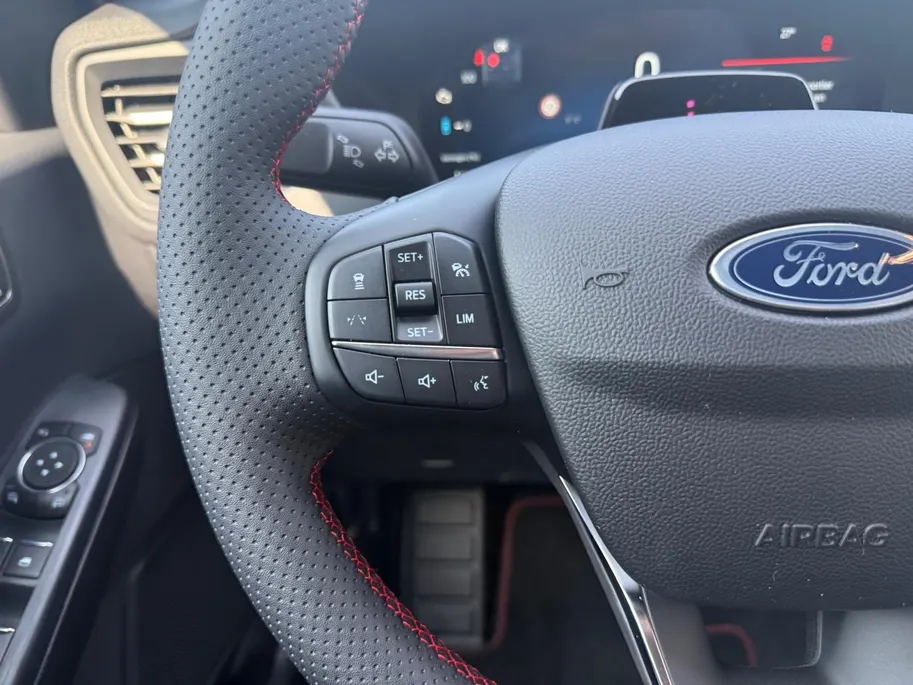 Ford Kuga 2.5 PHEV ST-Line X | Panoramadak | Trekhaak | Stoel/Stuur en Voorruitverwarming | Elektr. Memory Seats | Elektr. Achterklep | Fabrieksgarantie!|