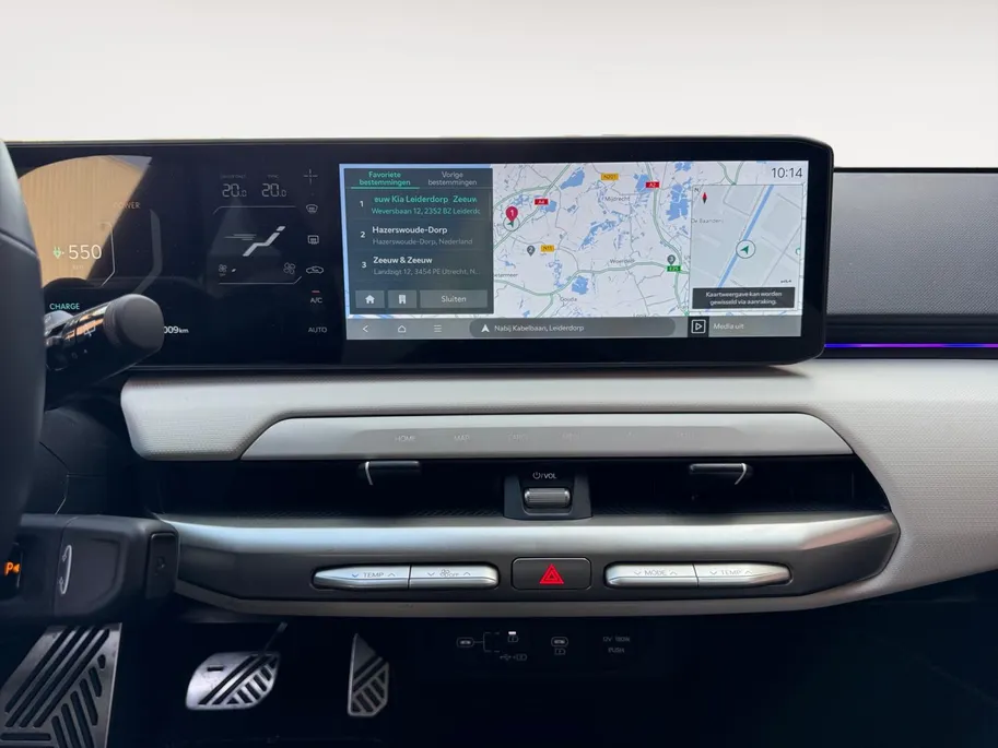 Kia EV4 Hatchback GT-Line Business Edition 81.4 kWh | Direct beschikbaar | Stoel-Stuur verwarming | Draadloos Apple Carplay - Android Auto | GT-Line Exterieur en Interieur Details | Kia Leiderdorp 071 760 06 00