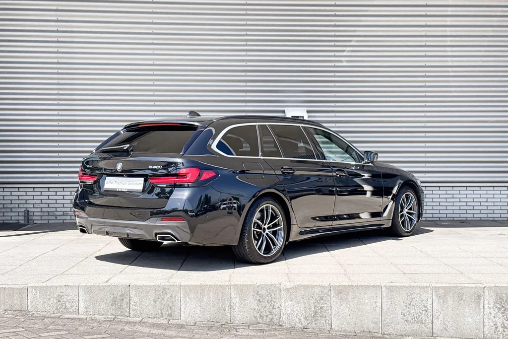 BMW 5 Serie Touring 540i xDrive High Executive