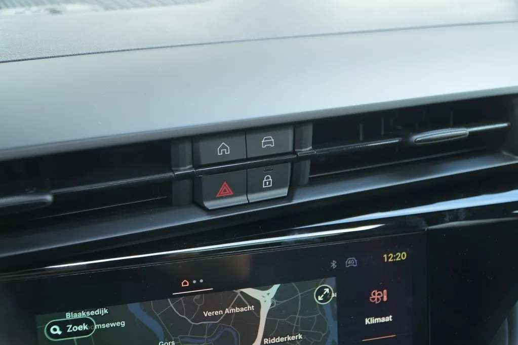 Alfa Romeo Junior 1.2 Turbo 145 PK Ibrida Speciale | Techno | Pano | Camera | Navi