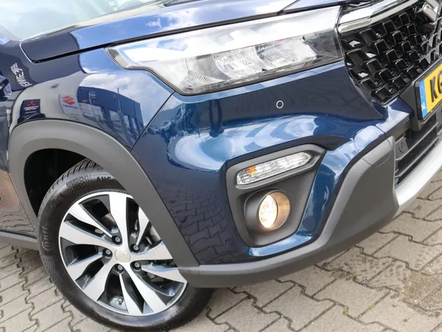Suzuki S-Cross 1.4 BoosterJet Style Hybrid All Seasons | 360 camera | Leder
