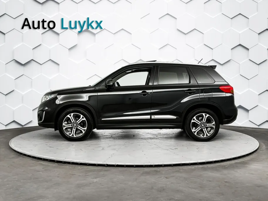 Suzuki Vitara 1.6 High Executive | Panoramadak | Adaptieve Cruise Control | Trekhaak